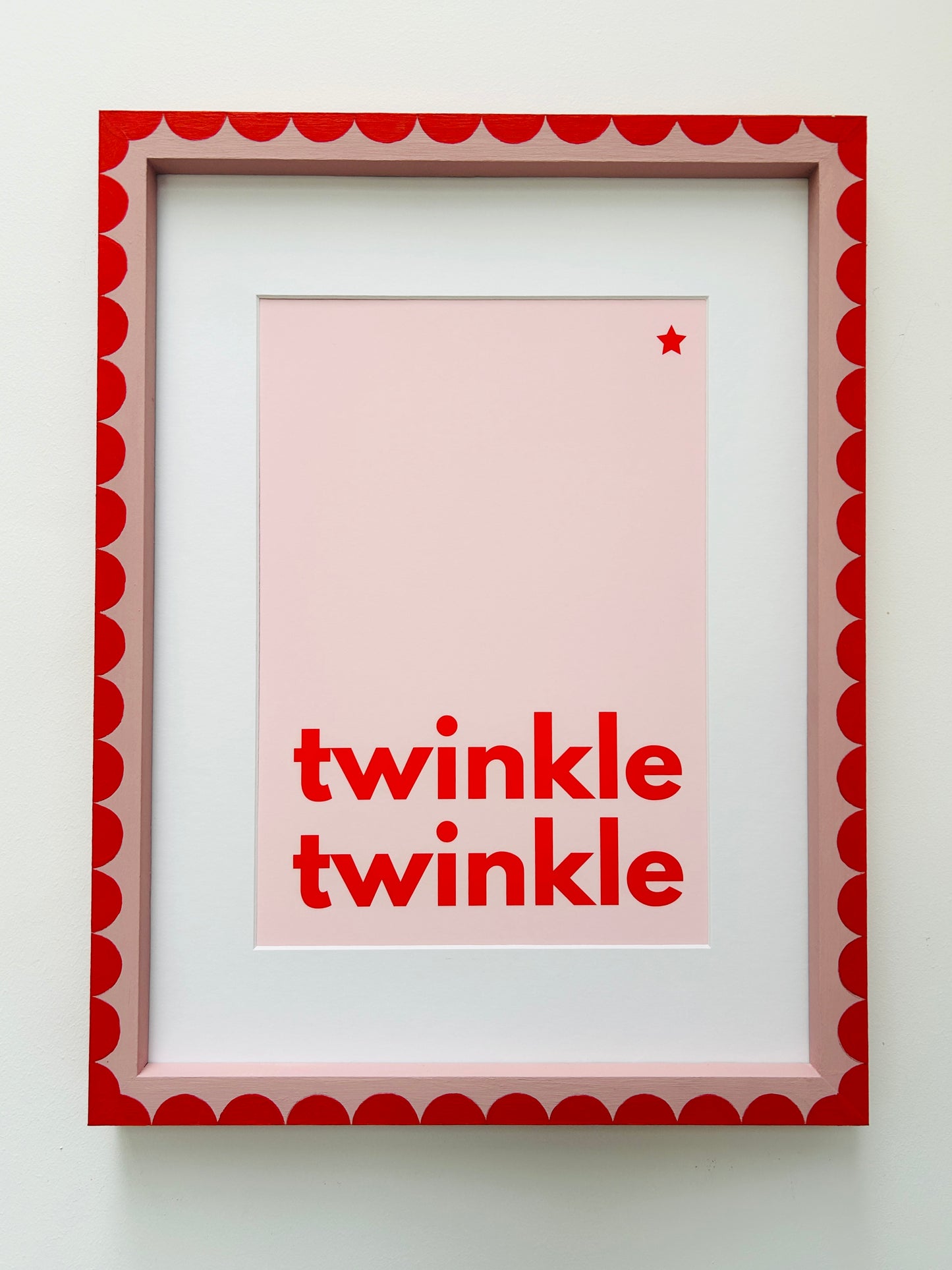 Customisable scalloped hand painted frame