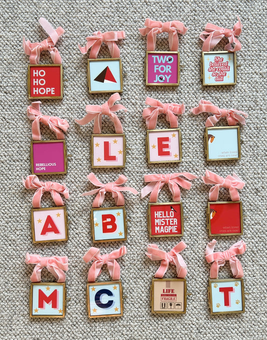 Mini prints (includes frame)